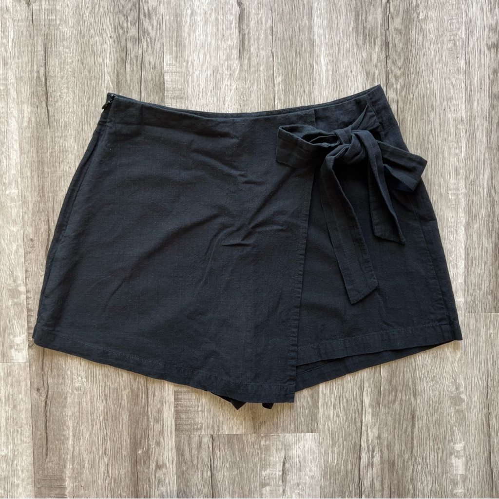 Shein Black Asymmetrical Hem Knot Wrap Tie Skort Shorts